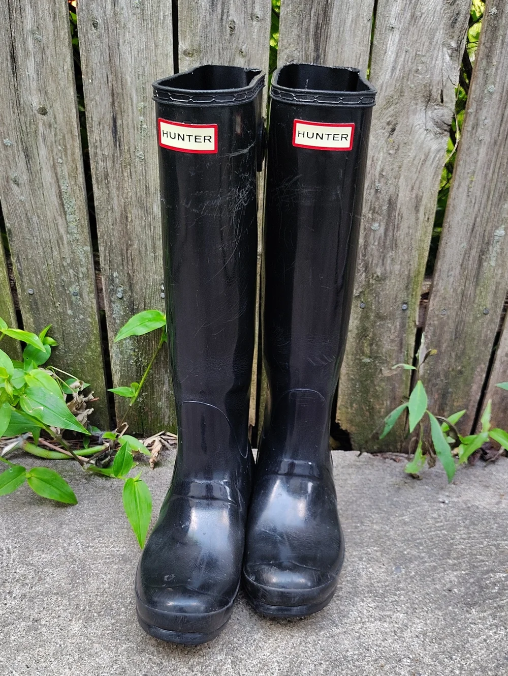 Hunter Gloss Black Tall Rain Boots with Red Logo